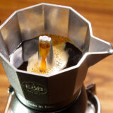 Гейзерна кавоварка E&B LAB Classic Moka Pot 6T (300 мл.)